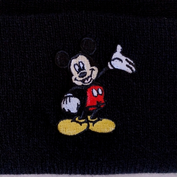 Disney Black Mickey Mouse Beanie Hat Embroidered Mickey Design - Picture 4 of 11